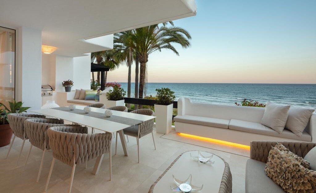 Puente Romanos Les plus étonnants Frontline Beach Duplex Penthouse