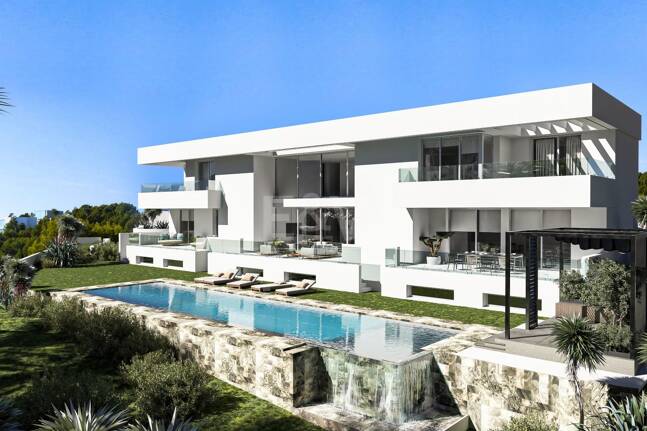 Projet de Villa El Paraiso Alto contemporain avec vue sur le golf et la mer