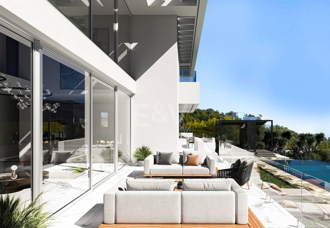 Projet de Villa El Paraiso Alto contemporain avec vue sur le golf et la mer