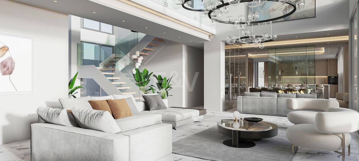 Projet de Villa El Paraiso Alto contemporain avec vue sur le golf et la mer