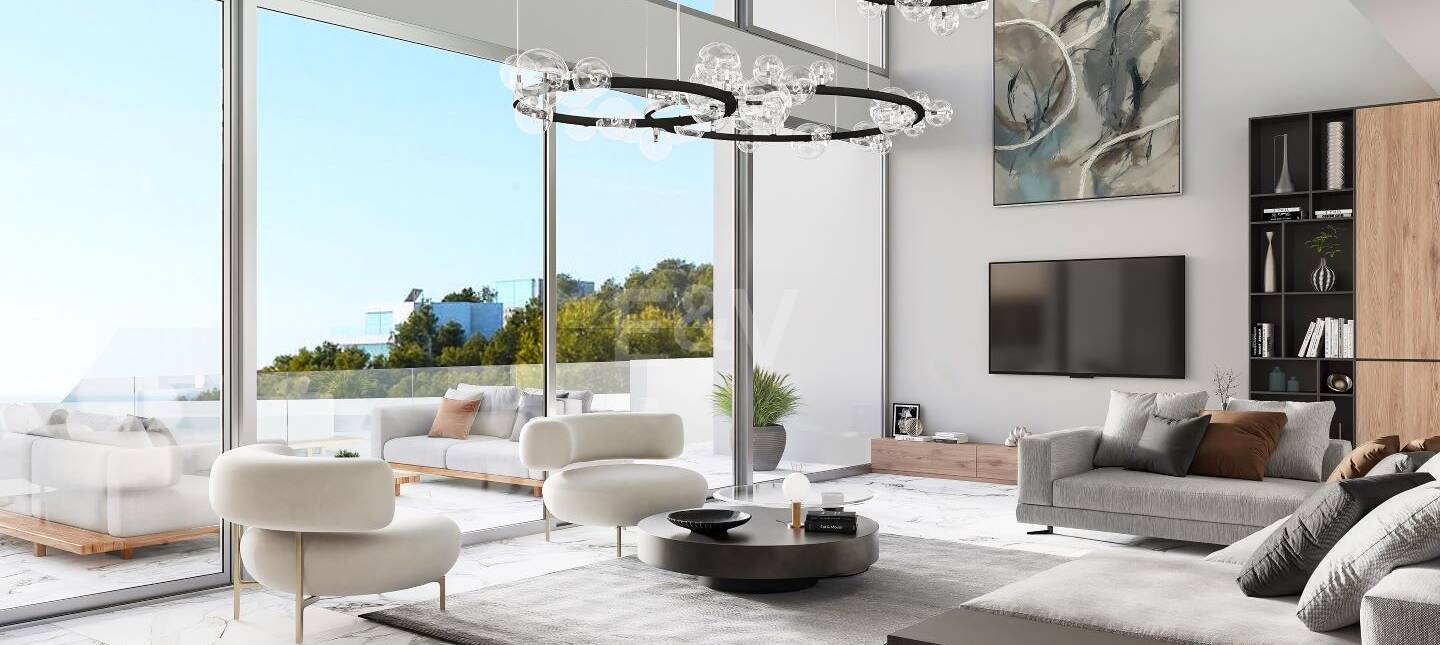 Projet de Villa El Paraiso Alto contemporain avec vue sur le golf et la mer