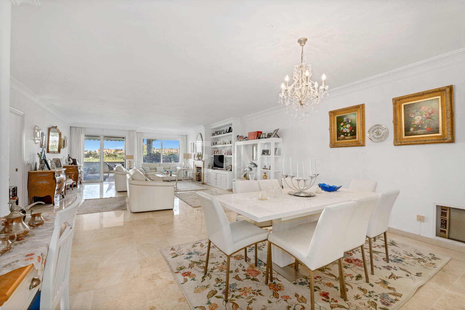 Rymlig Guadalmina Lägenhet i Frontline Golf Development