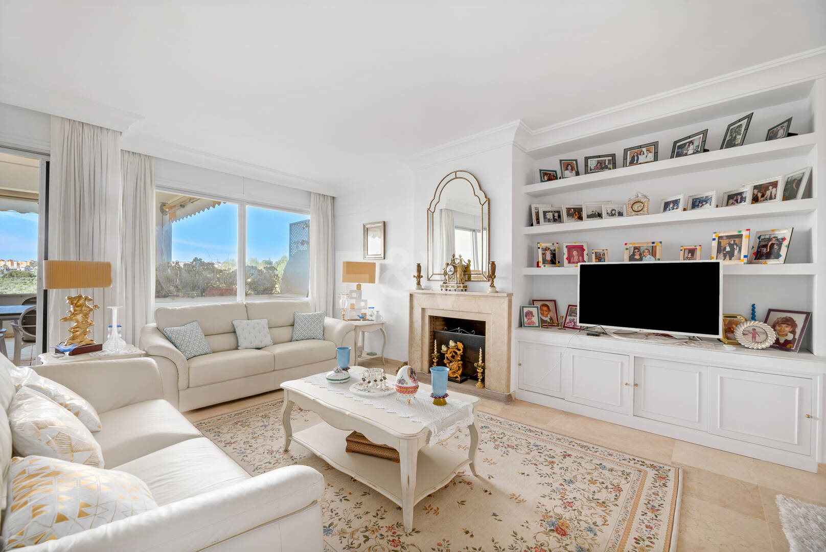 Geräumiges Guadalmina Apartment in Frontline-Golfanlage.