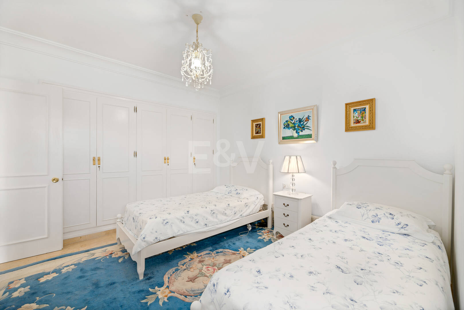 Geräumiges Guadalmina Apartment in Frontline-Golfanlage.