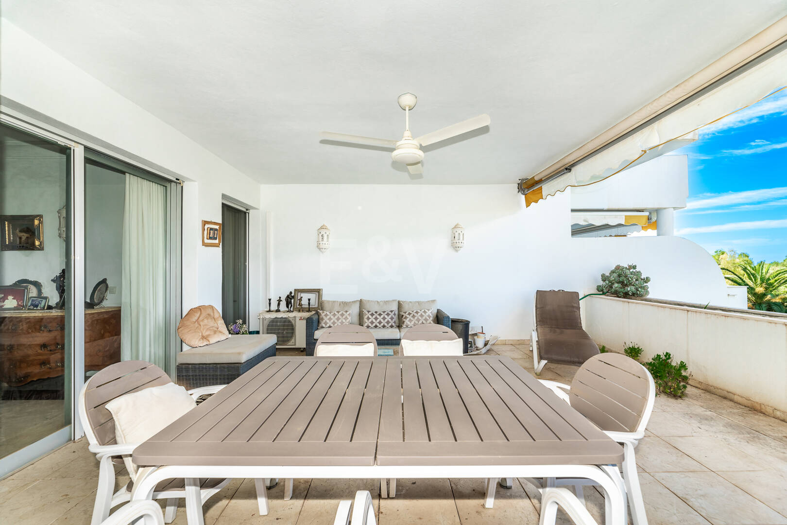 Rymlig Guadalmina Lägenhet i Frontline Golf Development