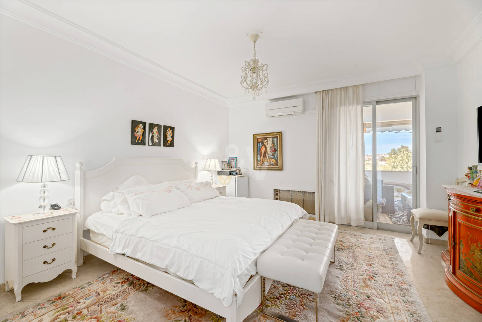 Geräumiges Guadalmina Apartment in Frontline-Golfanlage.