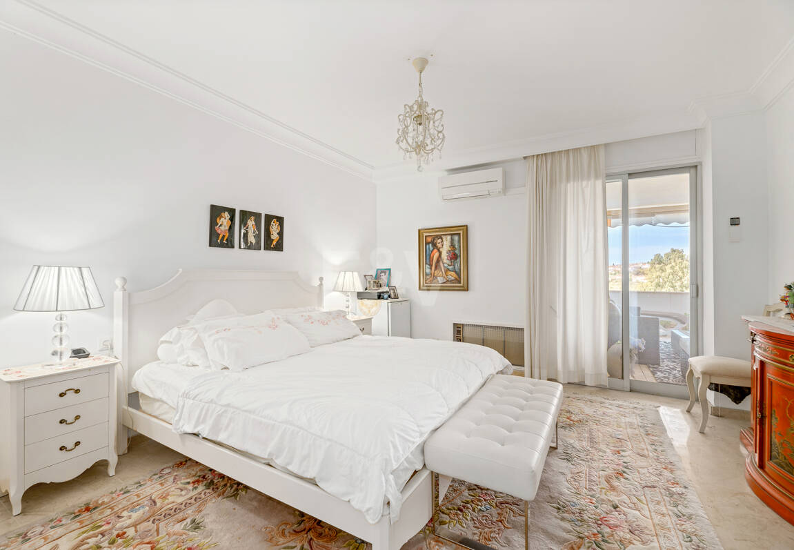 Rymlig Guadalmina Lägenhet i Frontline Golf Development