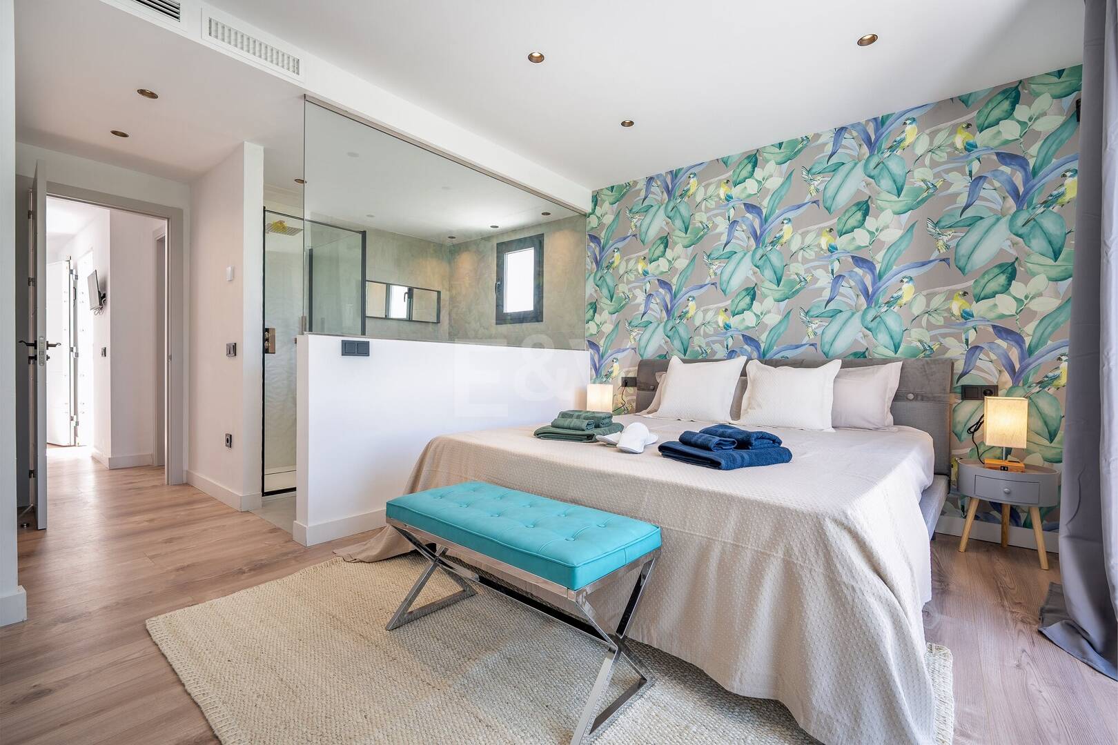 Contemporary Beachfront Villa in Marbella East: Perfect Family Getaway Steps from Elviria 's Best Beach