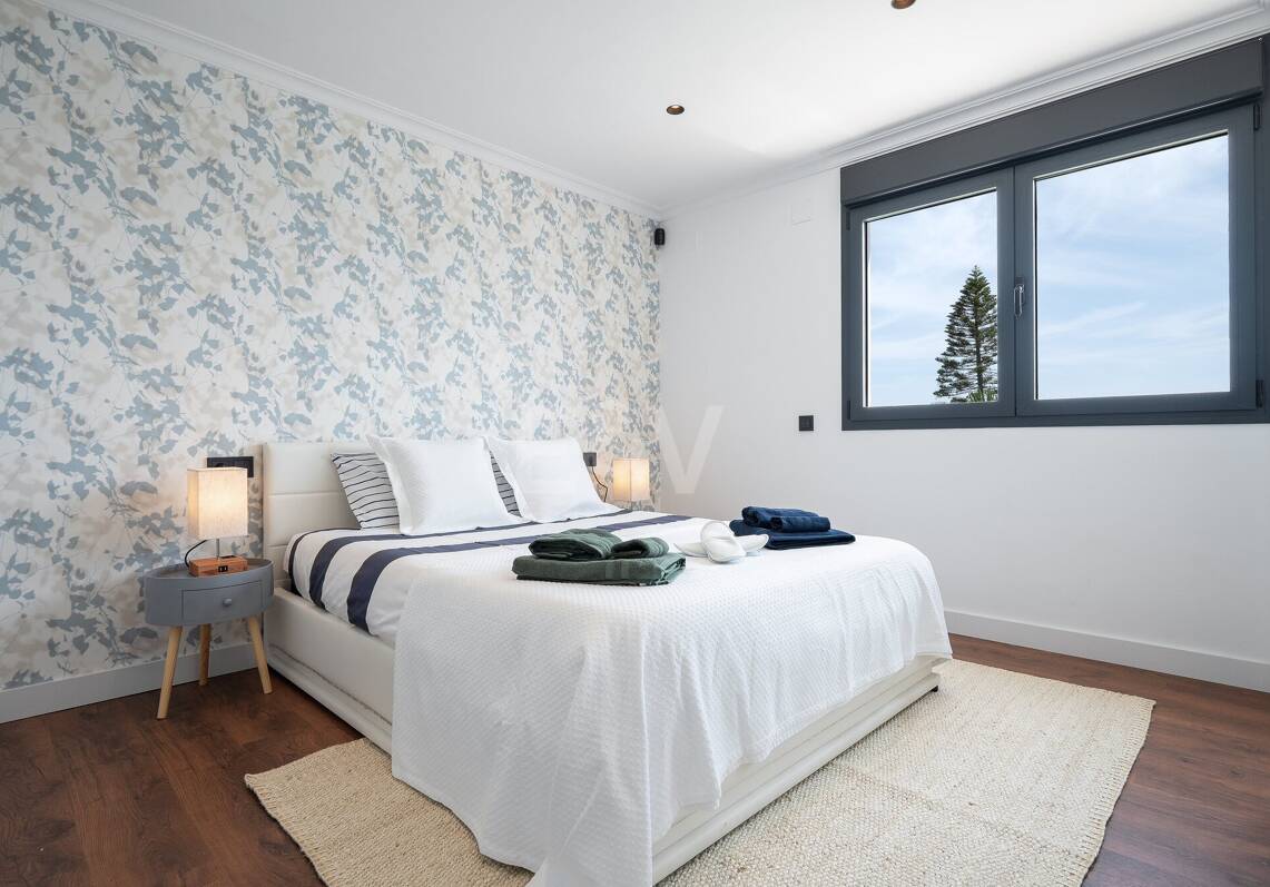 Villa en front de mer contemporaine à Marbella Est: Escapade familiale parfaite à quelques pas d'Elviria