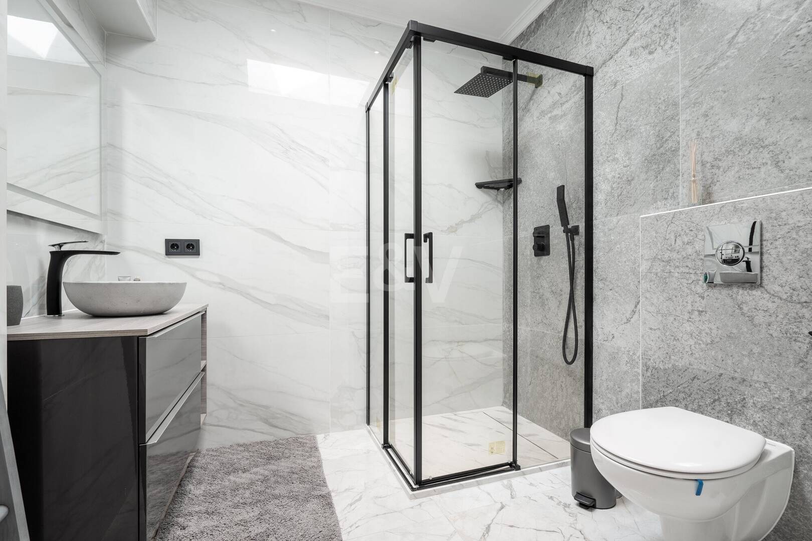 Contemporary Beachfront Villa in Marbella East: Perfect Family Getaway Steps from Elviria 's Best Beach