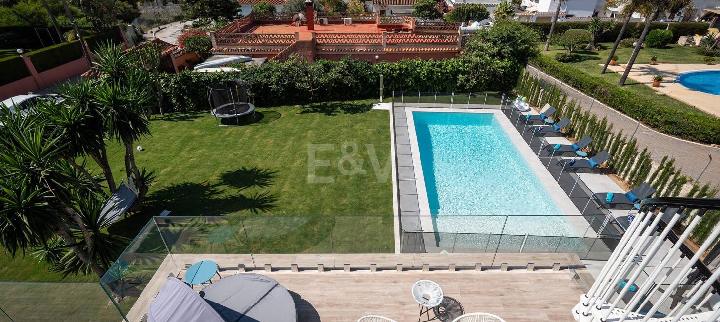 Contemporary Beachfront Villa in Marbella East: Perfect Family Getaway Steps from Elviria’s Best Beaches