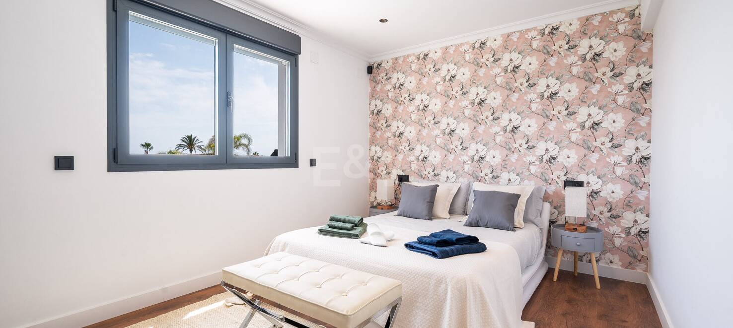 Contemporary Beachfront Villa in Marbella East: Perfect Family Getaway Steps from Elviria’s Best Beaches