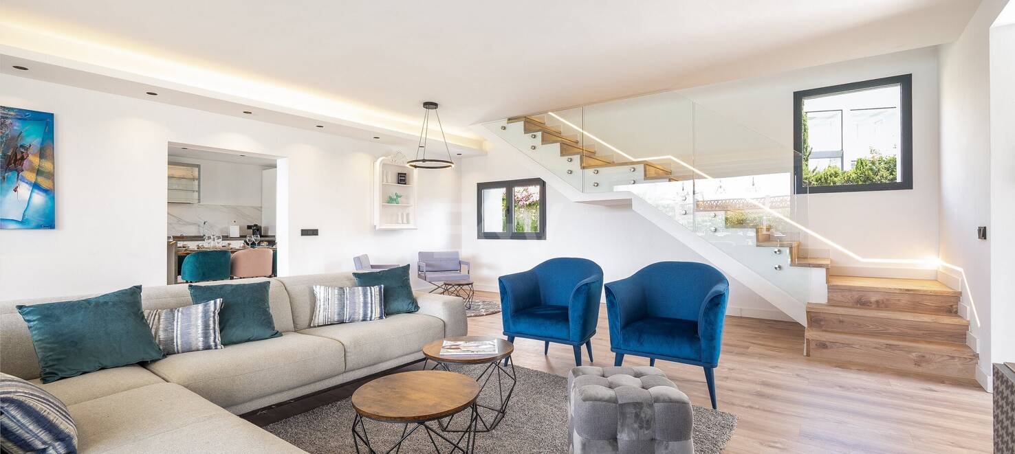 Contemporary Beachfront Villa in Marbella East: Perfect Family Getaway Steps from Elviria’s Best Beaches