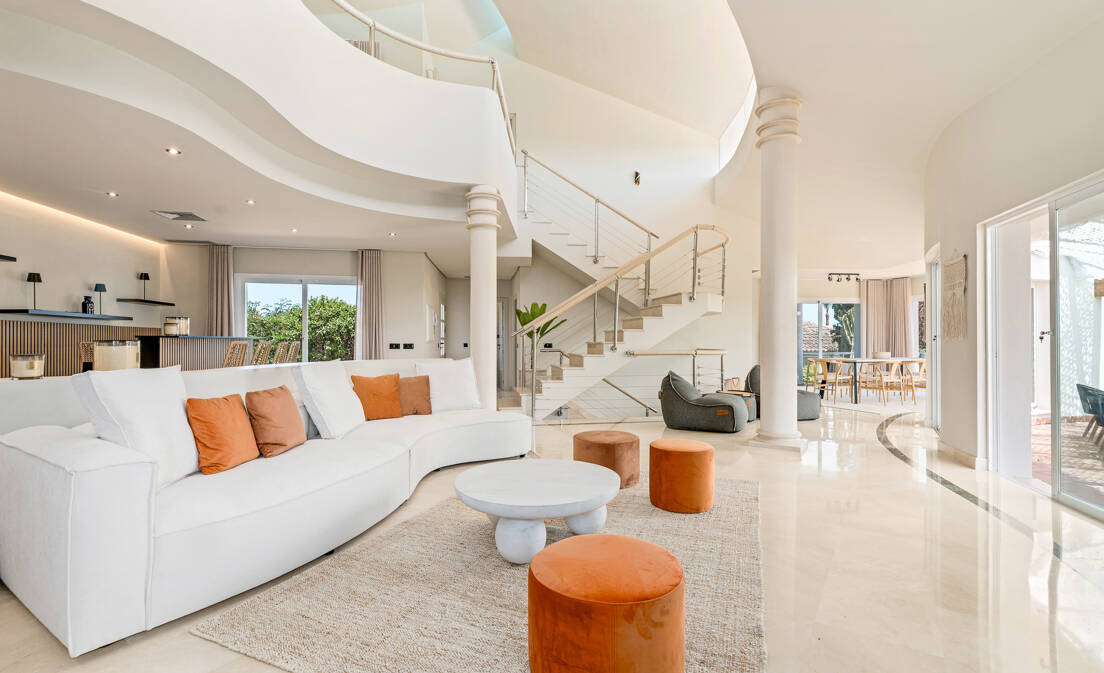 Exceptionellt prissatt chic och snygg villa i Los Flamingos Golf med traditionell ram