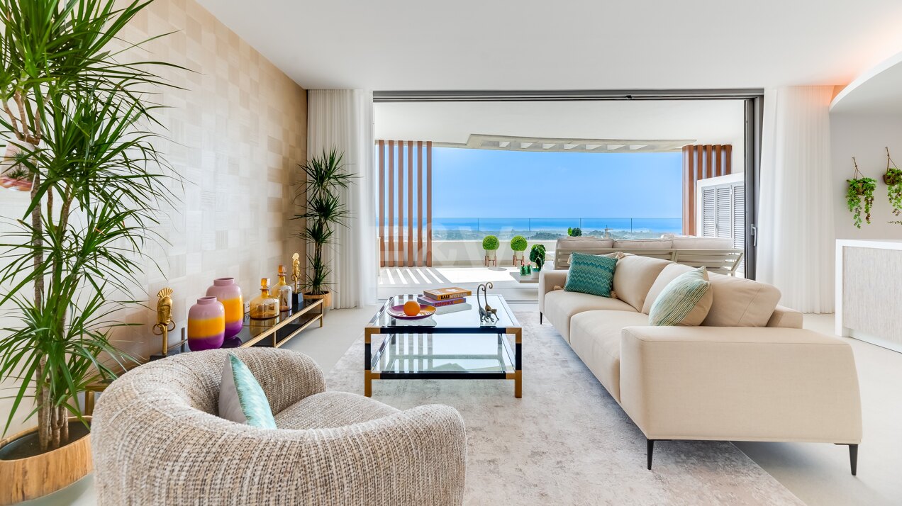 Elegante apartamento moderno en la última planta con impresionantes vistas al mar y panorámicas