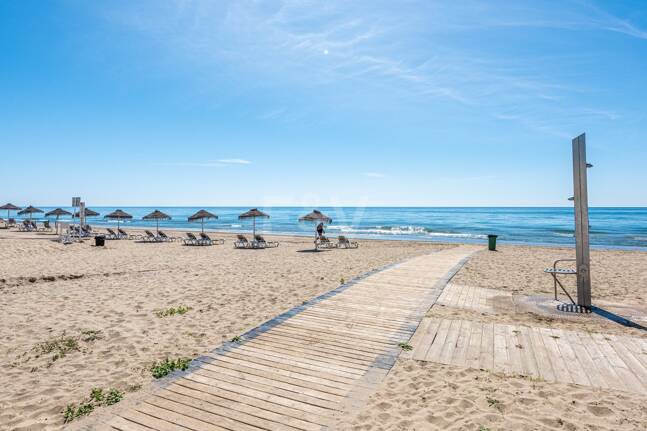 Moderna Villa Llave en Mano a Pocos Pasos de la Playa