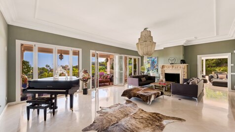 Impressive Villa with spectacular Sea Views in the renowned Marbella Hill Club PRICE: from 15.000€ per week