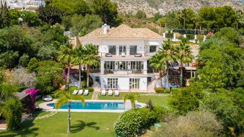 Impresionante Villa con espectaculares Vistas al Mar en el reconocido Marbella Hill Club. Precio: a partir 15.000€ por semana