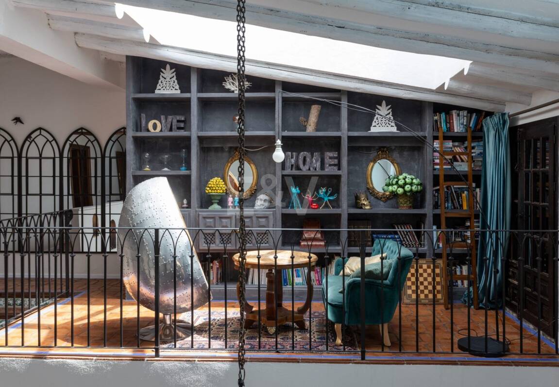 Best-Priced Frontline Golf Property med unikt stort tomt nära havet & bekvämligheter