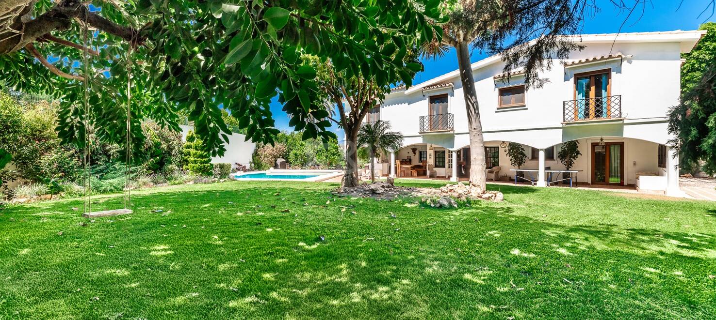 Best-Priced Frontline Golf Property with Unique Large Plot Near the Sea & Amenities