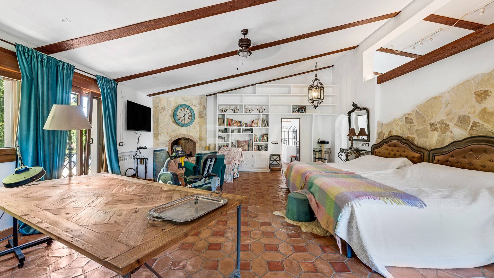 Propiedad en Primera Línea de Golf al Mejor Precio con Parcela Única Cerca del Mar y Servicios