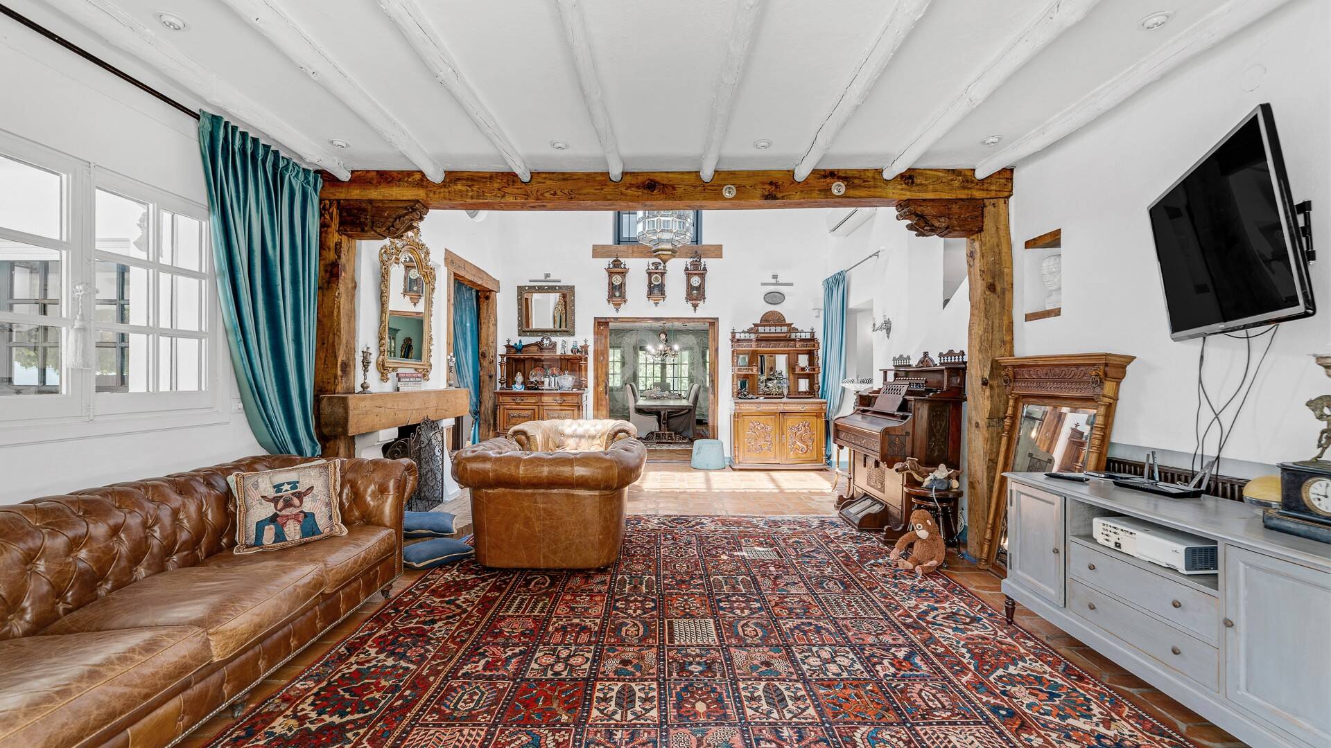 Propiedad en Primera Línea de Golf al Mejor Precio con Parcela Única Cerca del Mar y Servicios