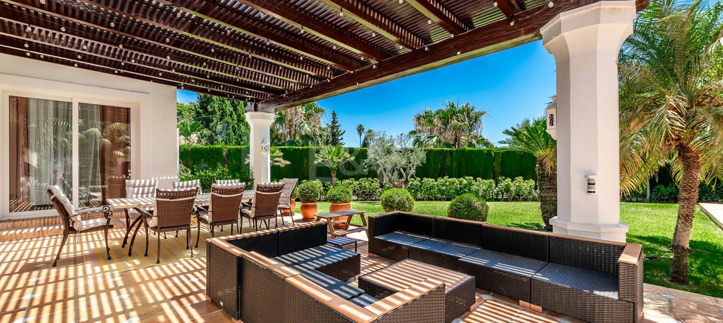 Exquisite 5-Bedroom Villa in Sierra Blanca