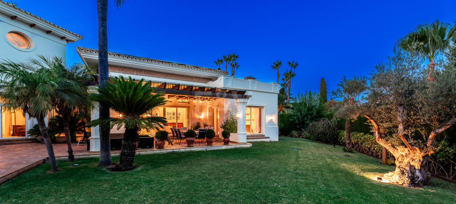 Exquisite 5-Bedroom Villa in Sierra Blanca