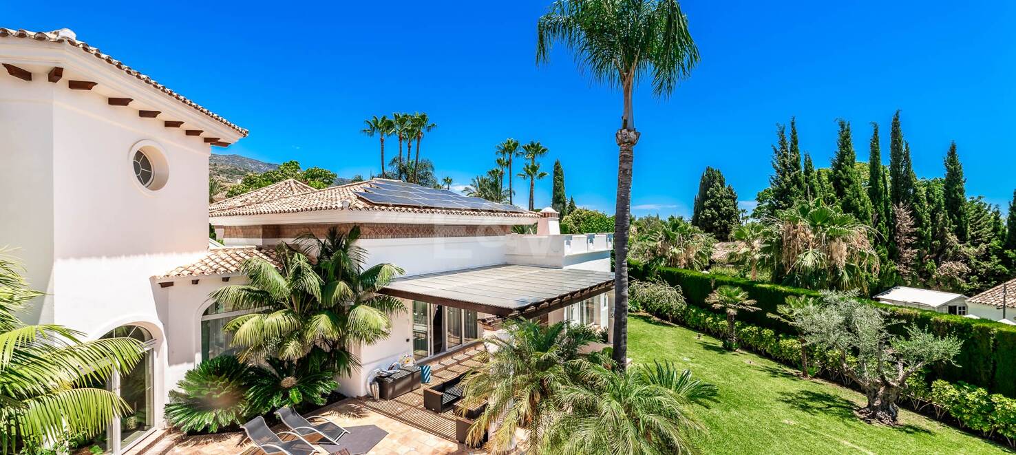 Exquisite 5-Bedroom Villa in Sierra Blanca