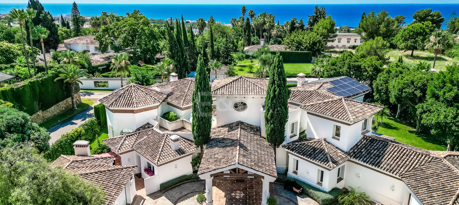 Exquisite 5-Bedroom Villa in Sierra Blanca