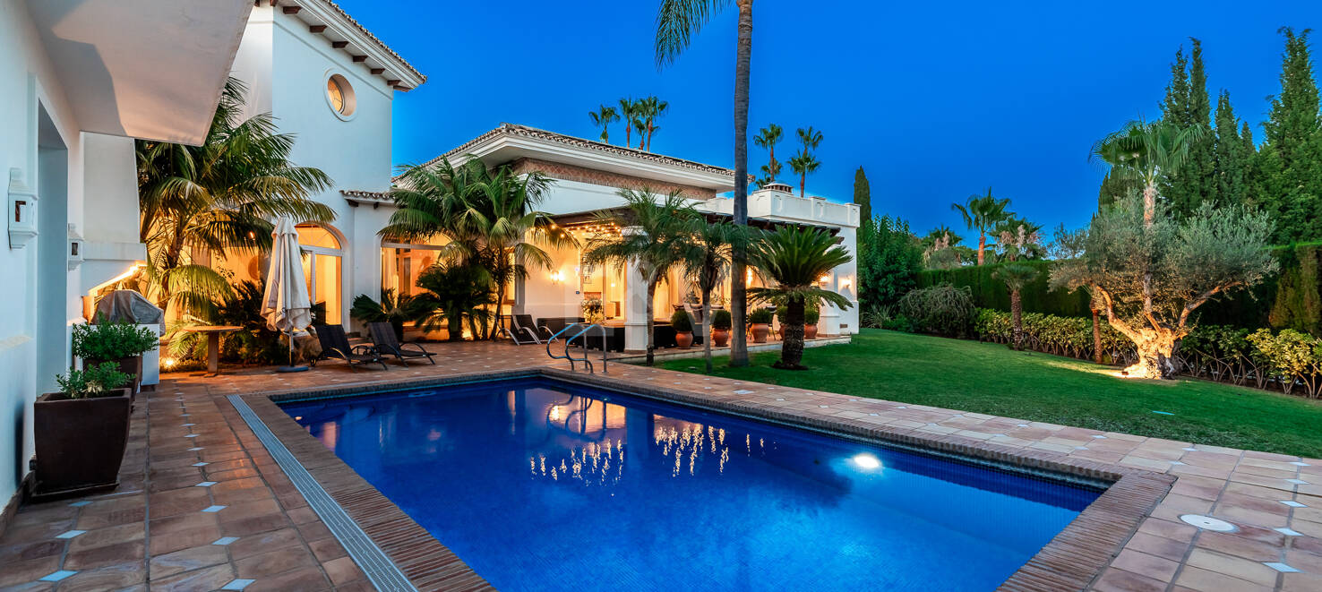 Exquisite 5-Bedroom Villa in Sierra Blanca