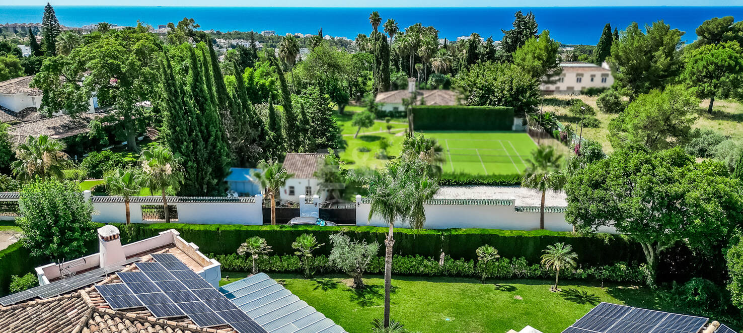 Exquisite 5-Bedroom Villa in Sierra Blanca