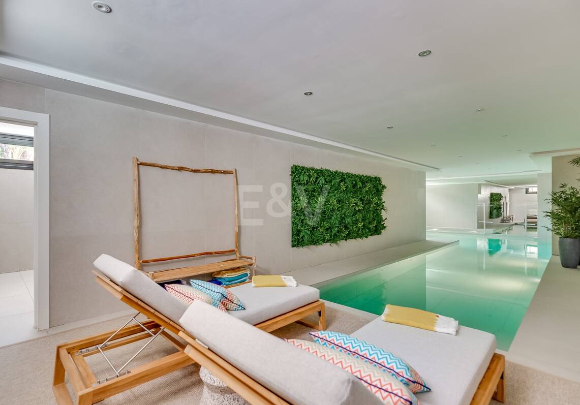 Lujosa villa en Costabella.