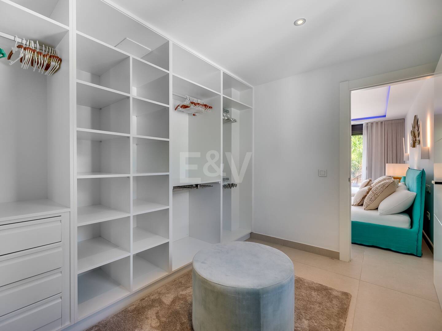 Villa de luxe en Costabella, Marbella Est. Prix à partir de 11 000 € par semaine