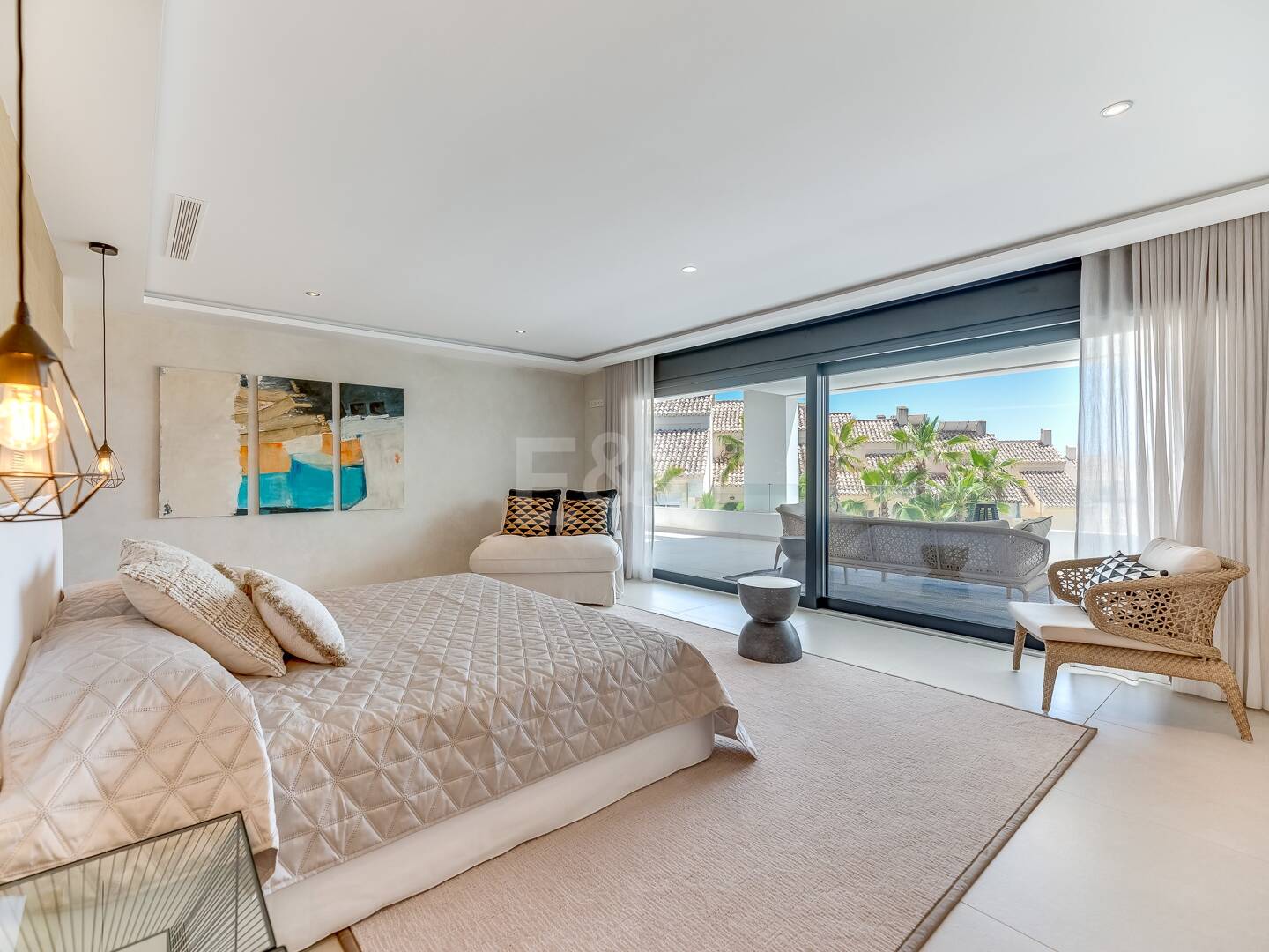 Villa de luxe en Costabella, Marbella Est. Prix à partir de 11 000 € par semaine