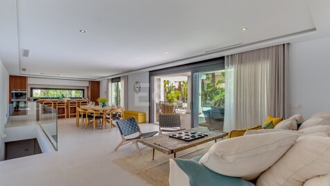 Lujosa villa en Costabella. Precio desde €11,300 por semana