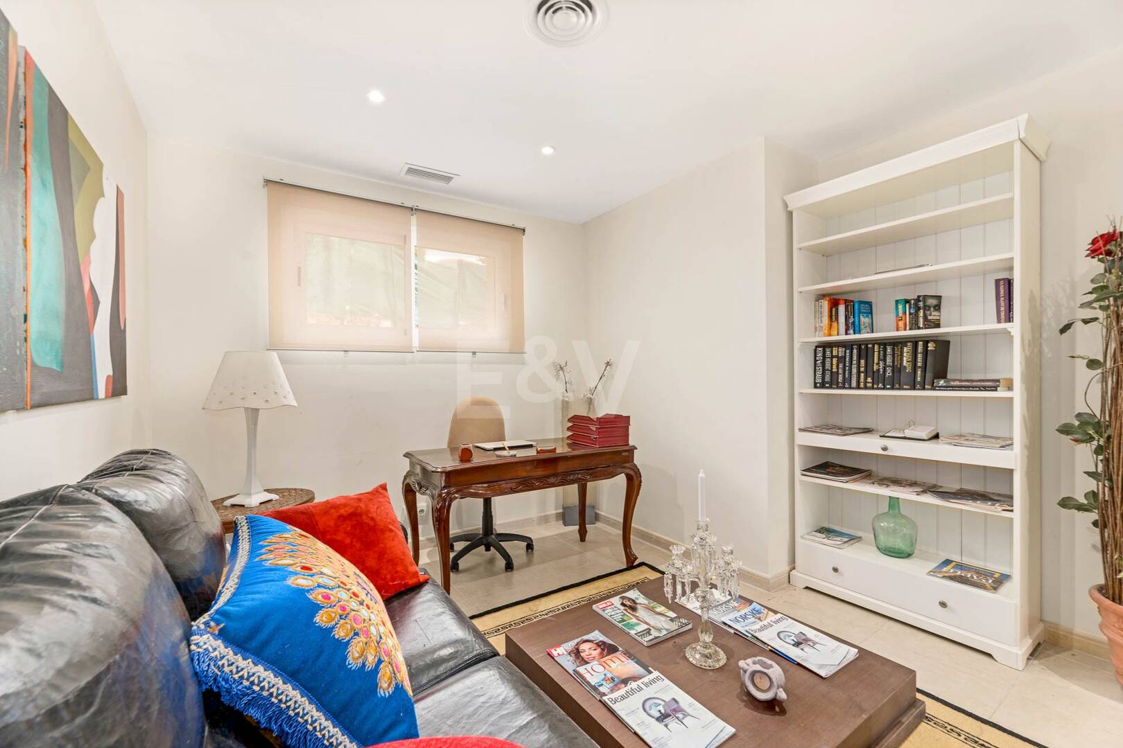 Elegant 6-bedroom frontline golf villa in the gated community of Los Arqueros with spectacular sea views available for long-term rental