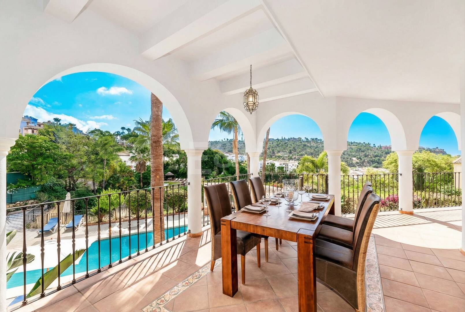 Elegant 6-bedroom frontline golf villa in the gated community of Los Arqueros with spectacular sea views available for long-term rental