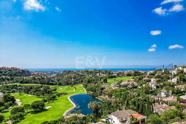 Elegant 6-bedroom frontline golf villa in the gated community of Los Arqueros with spectacular sea views available for long-term rental