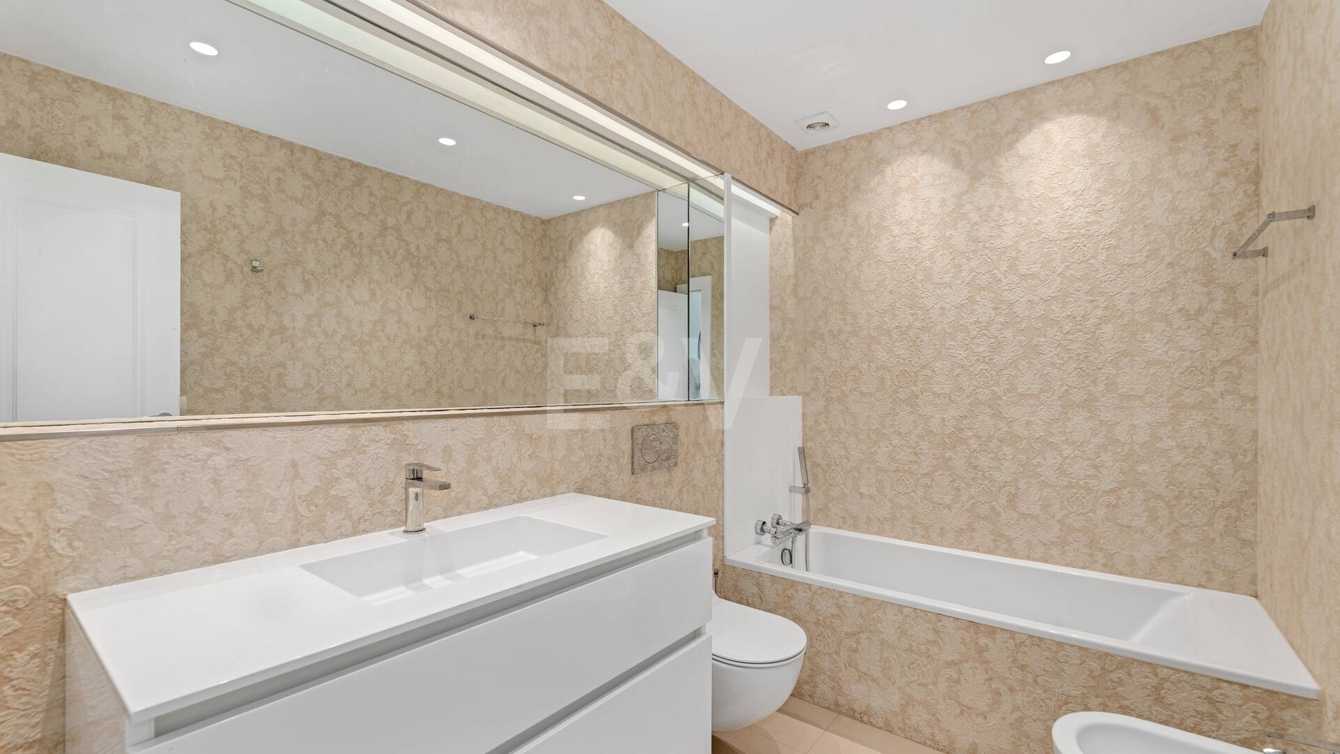 Ekskluzywny 8- Sypialnia Villa w Las Lomas de Marbella Club z Majestic Mountain Views