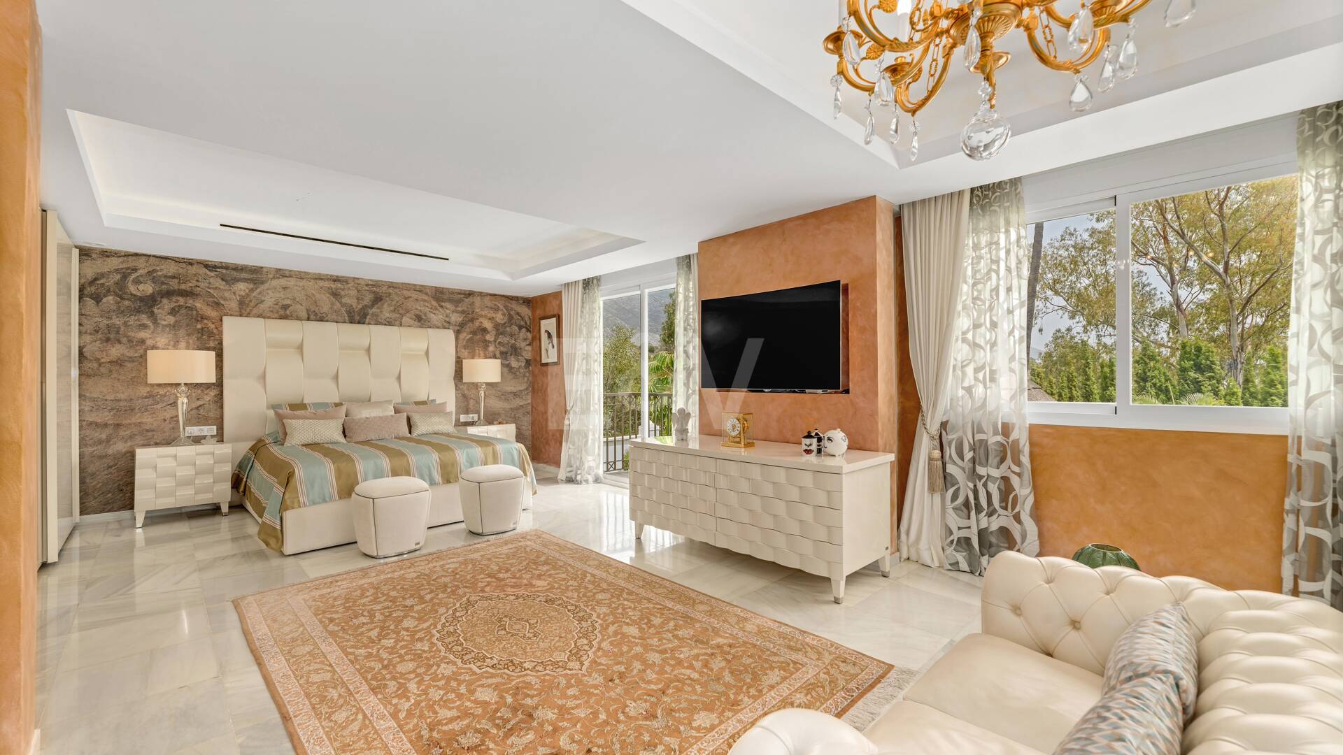 Ekskluzywny 8- Sypialnia Villa w Las Lomas de Marbella Club z Majestic Mountain Views