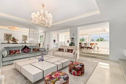 Exclusive 8-Bedroom Villa in Las Lomas de Marbella Club with Majestic Mountain Views