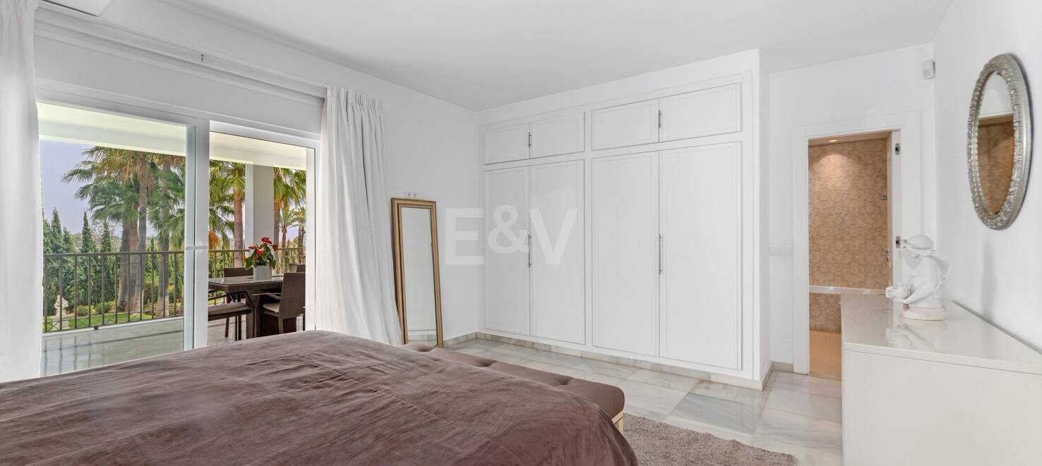 Exclusive 8-Bedroom Villa in Las Lomas de Marbella Club with Majestic Mountain Views