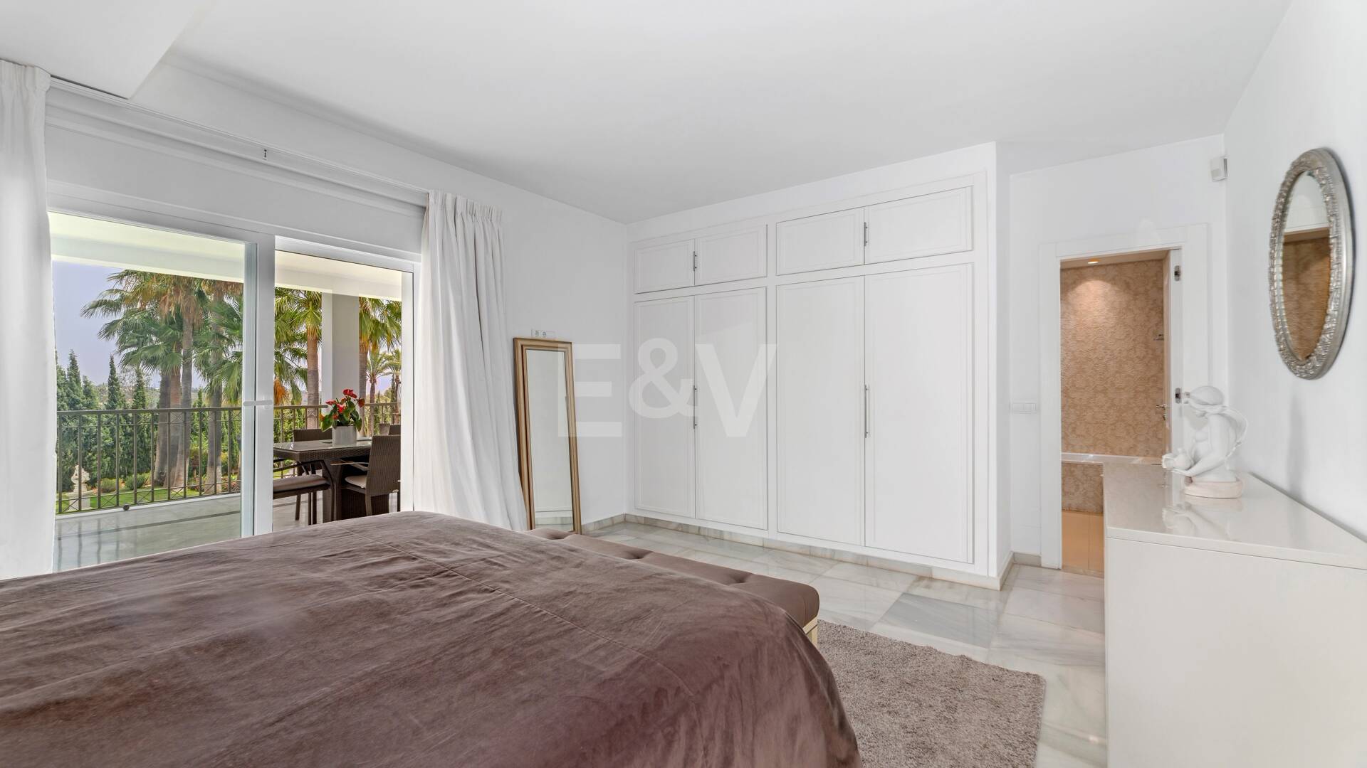 Ekskluzywny 8- Sypialnia Villa w Las Lomas de Marbella Club z Majestic Mountain Views