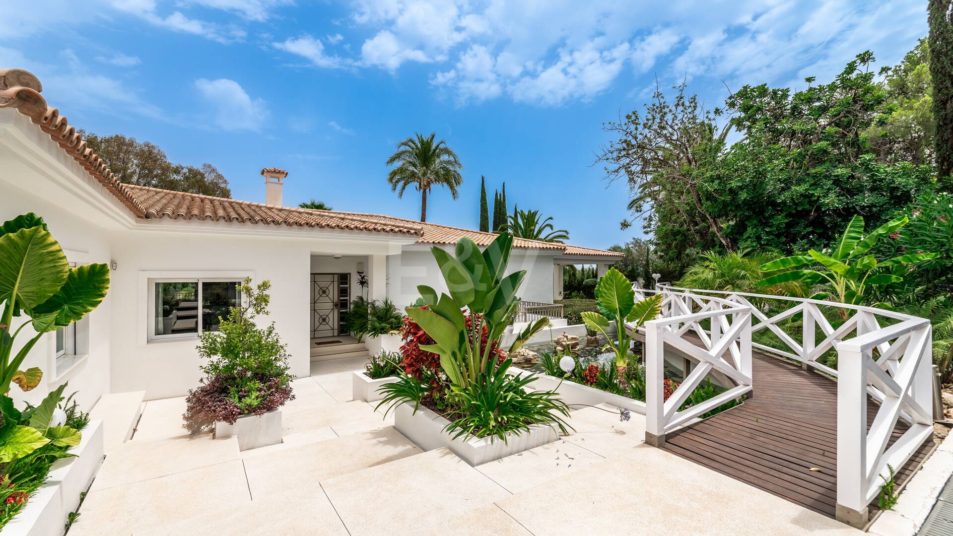 Ekskluzywny 8- Sypialnia Villa w Las Lomas de Marbella Club z Majestic Mountain Views