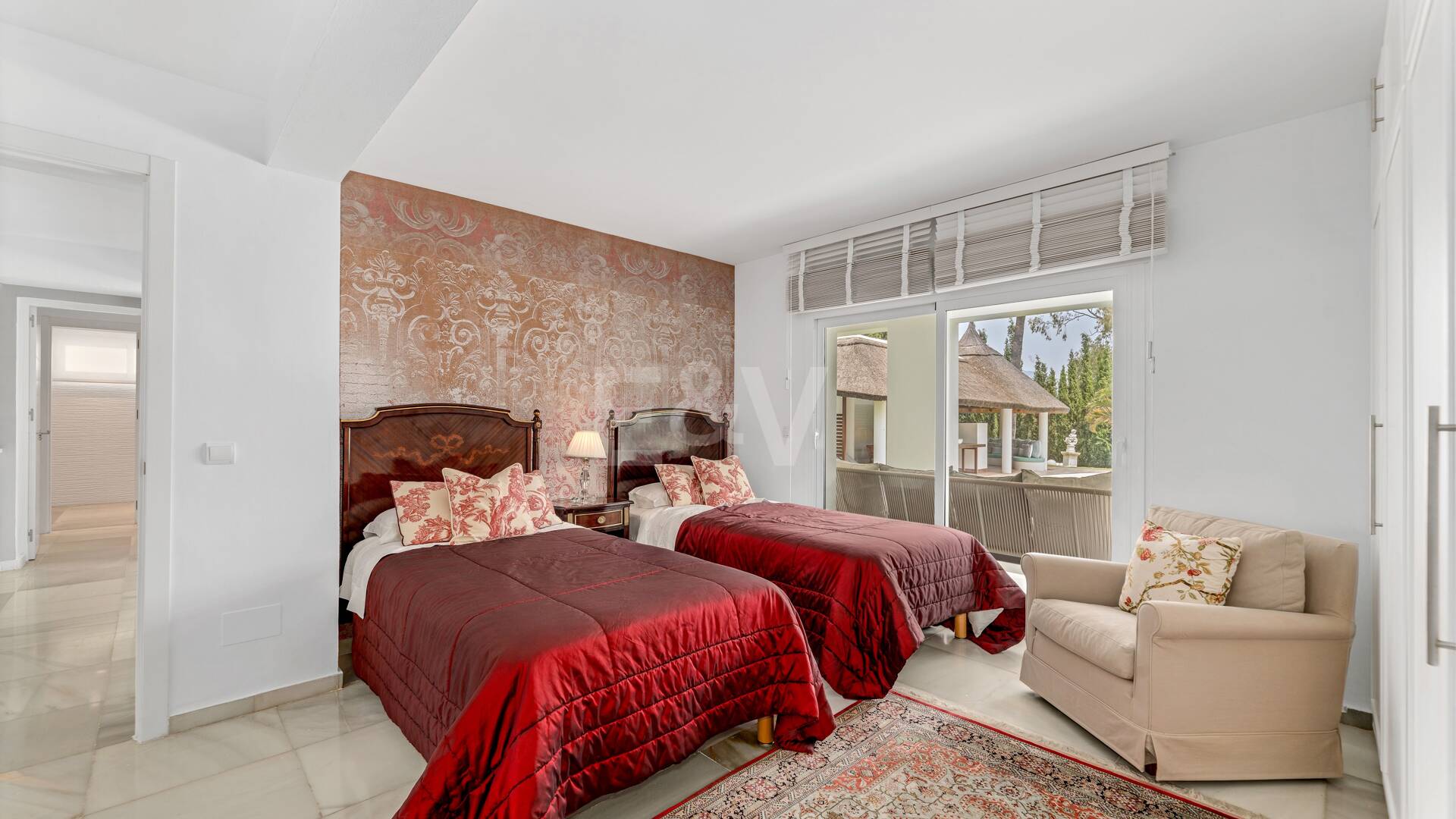 Ekskluzywny 8- Sypialnia Villa w Las Lomas de Marbella Club z Majestic Mountain Views