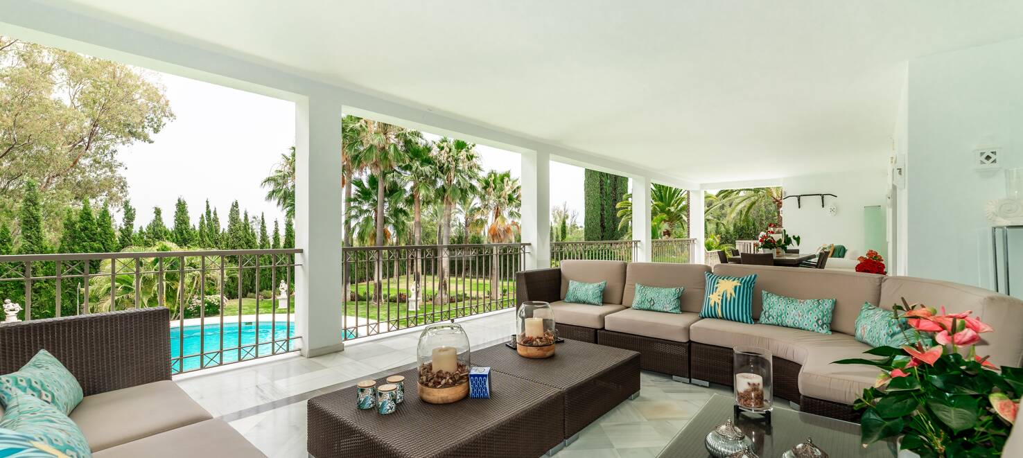 Exclusive 8-Bedroom Villa in Las Lomas de Marbella Club with Majestic Mountain Views