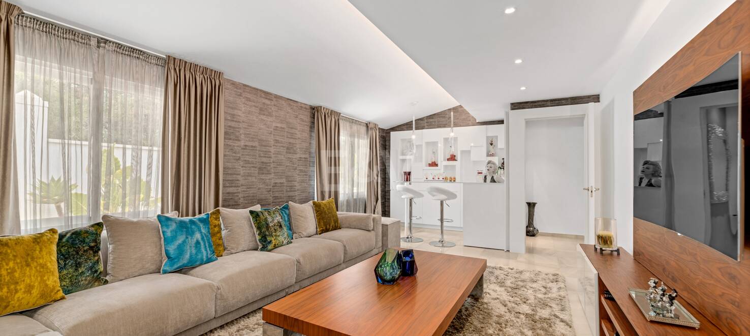 Exclusive 8-Bedroom Villa in Las Lomas de Marbella Club with Majestic Mountain Views