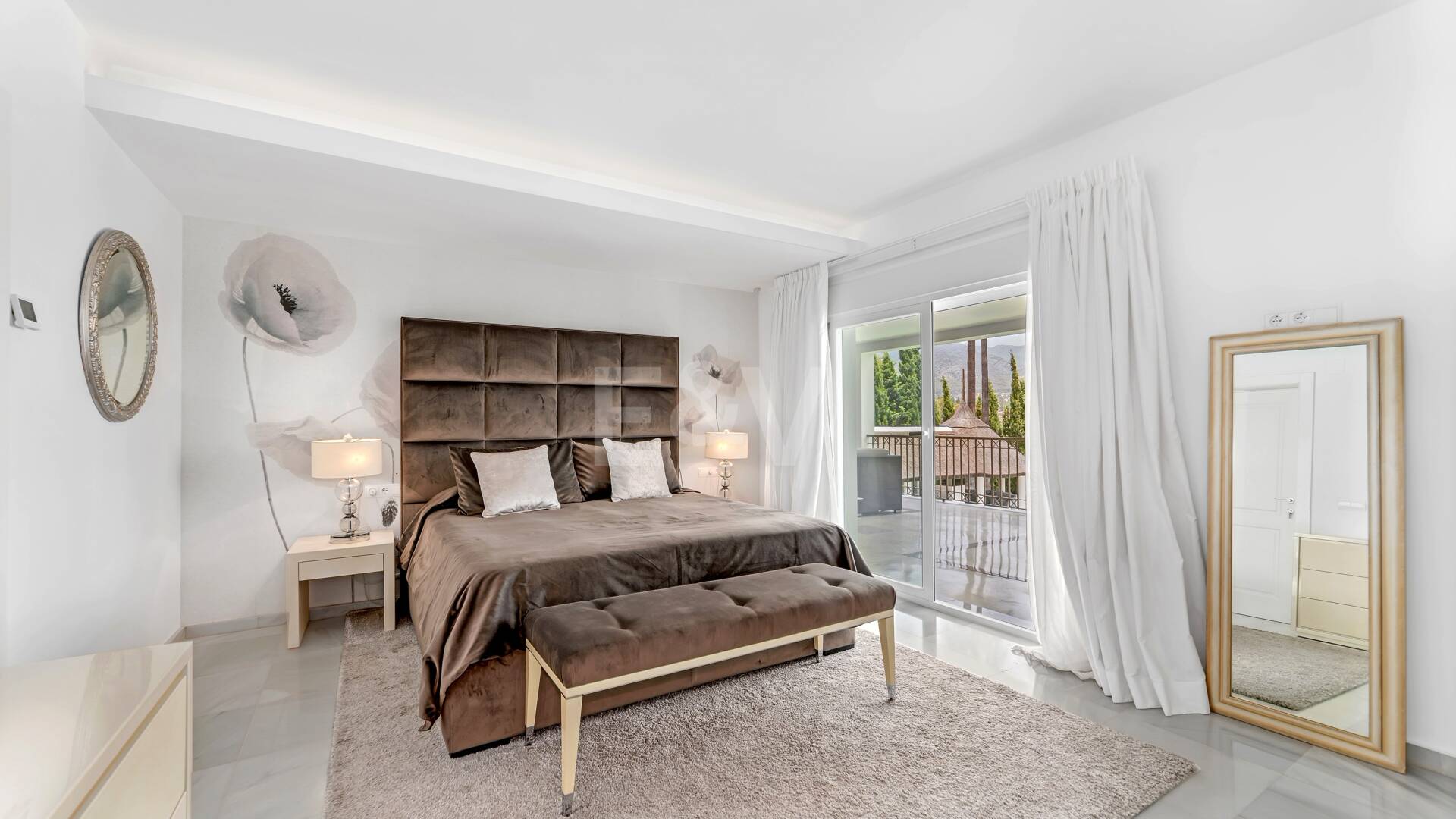 Ekskluzywny 8- Sypialnia Villa w Las Lomas de Marbella Club z Majestic Mountain Views