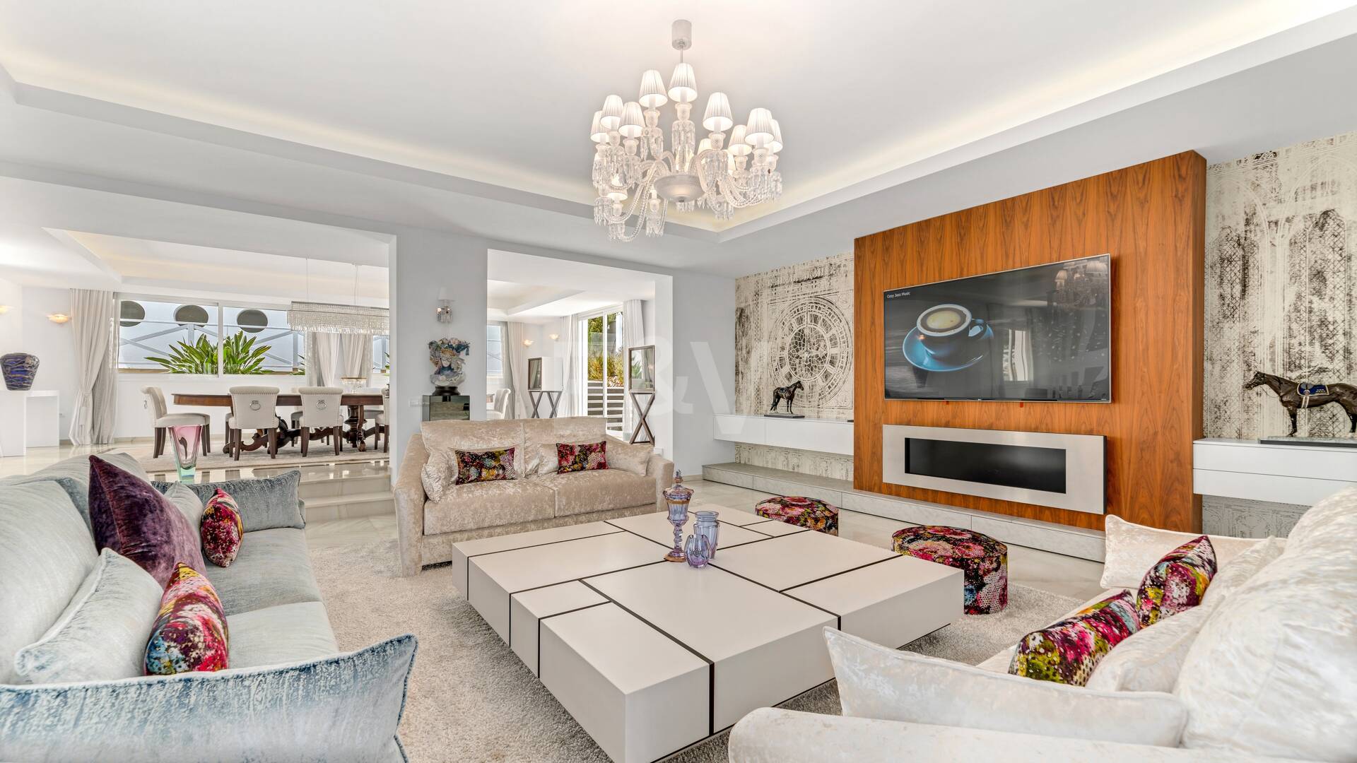 Ekskluzywny 8- Sypialnia Villa w Las Lomas de Marbella Club z Majestic Mountain Views